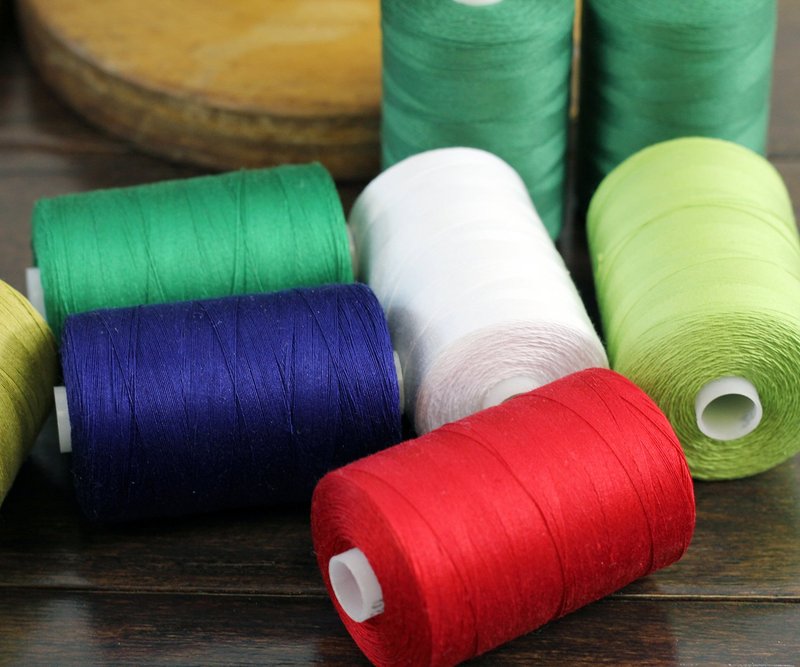 Threadart 100% Cotton Thread | for Quilting, Sewing, and Serging | 1000M Spools 50/3 Weight | White