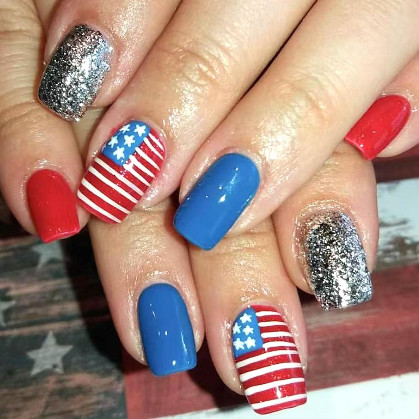 Press On Nails - Short Oval French Tip Design | Glossy Pink with Stars & American Flag - 24 Pcs