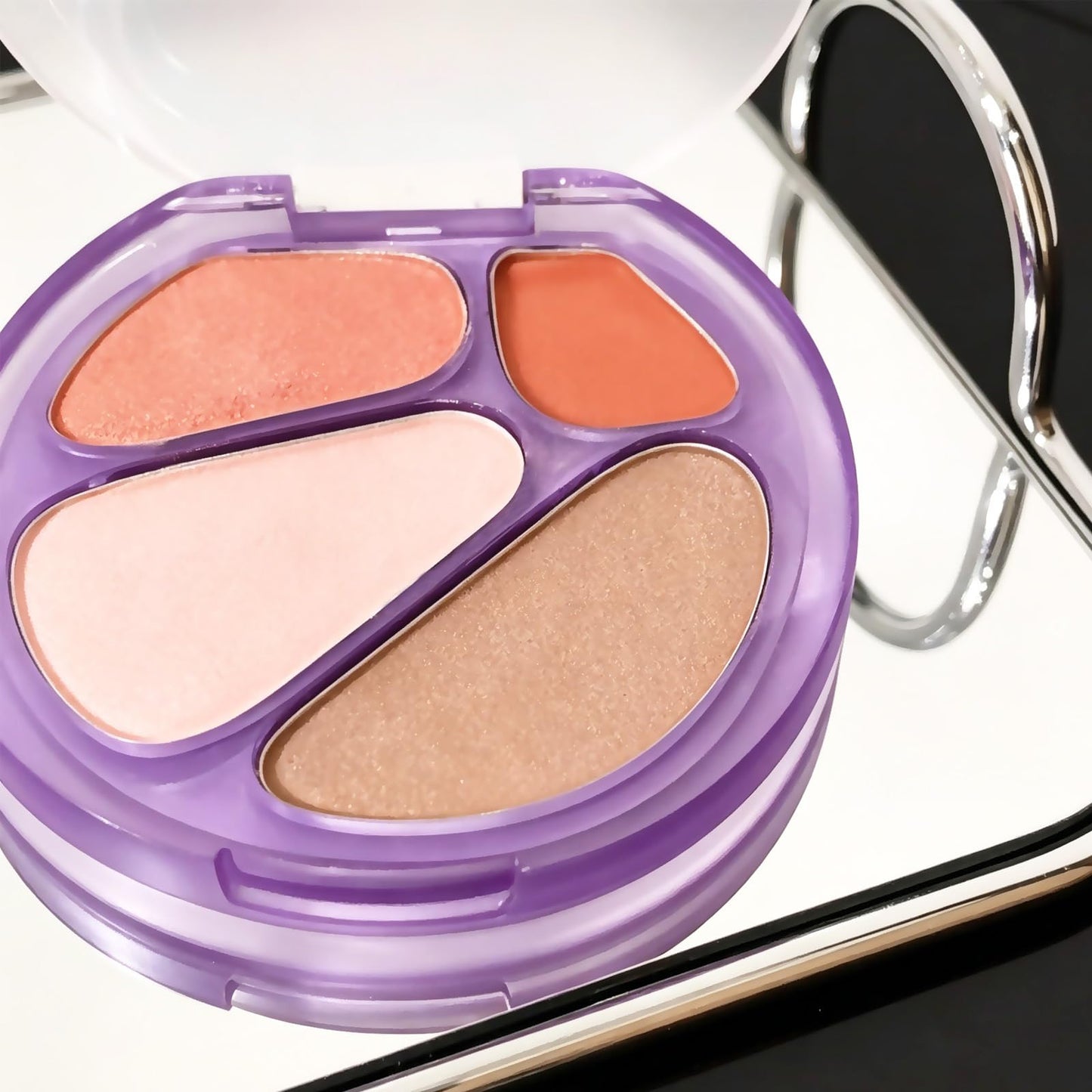 4 Colors Highlighter & Blush Palette, 4-in-1 Eyeshadow, Blush, Highlighter, And Contour for a Natural Finish Face Illuminator Powder Glow Blush Palette for Women