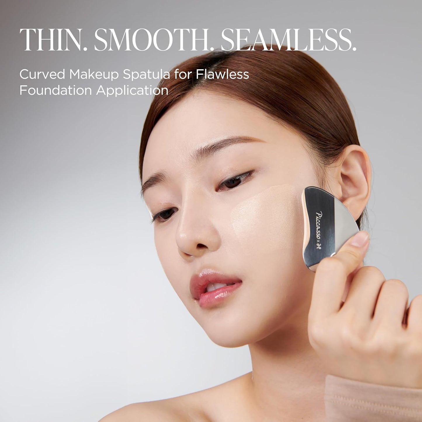Curved Makeup Spatula - Stainless Steel Foundation Tool for Smooth, Even Application | Includes Synthetic Leather Case