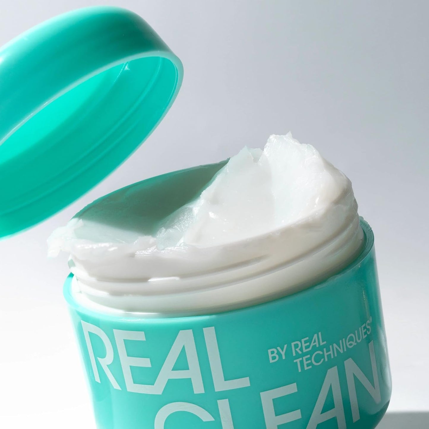 Real Techniques Makeup Removing Balm - Hydrating Cleansing Balm with Hyaluronic Acid & Vitamin A | 2 fl. oz Jar