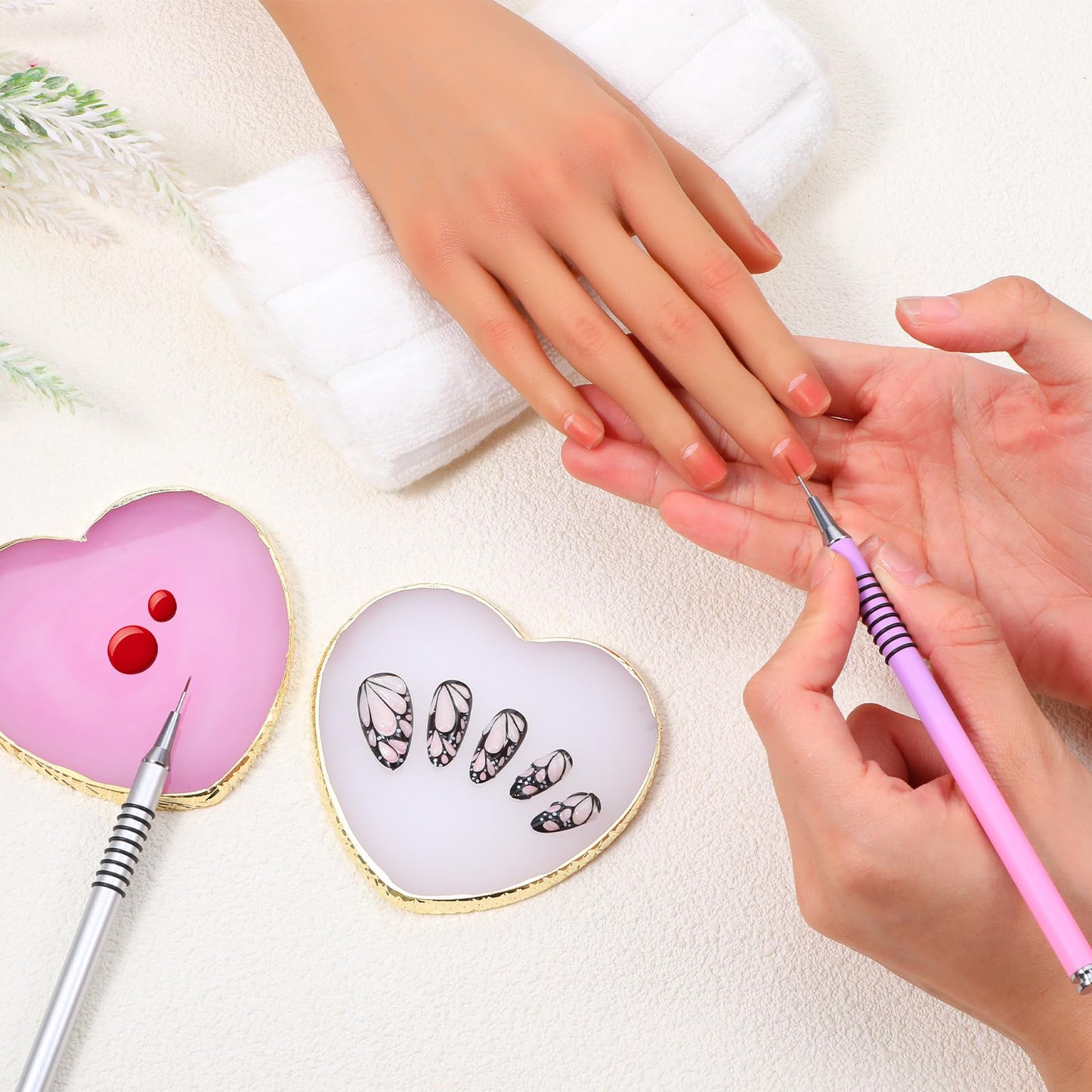 WJIAAA Resin Nail Art Palette,2PCS Heart-Shaped Resin Nail Art Palette Nails Painting Mixing Tray with Gold Edge Display Board Purple White Polish Plate Makeup Plate Cosmetic Mixing Tools DIY Manicure