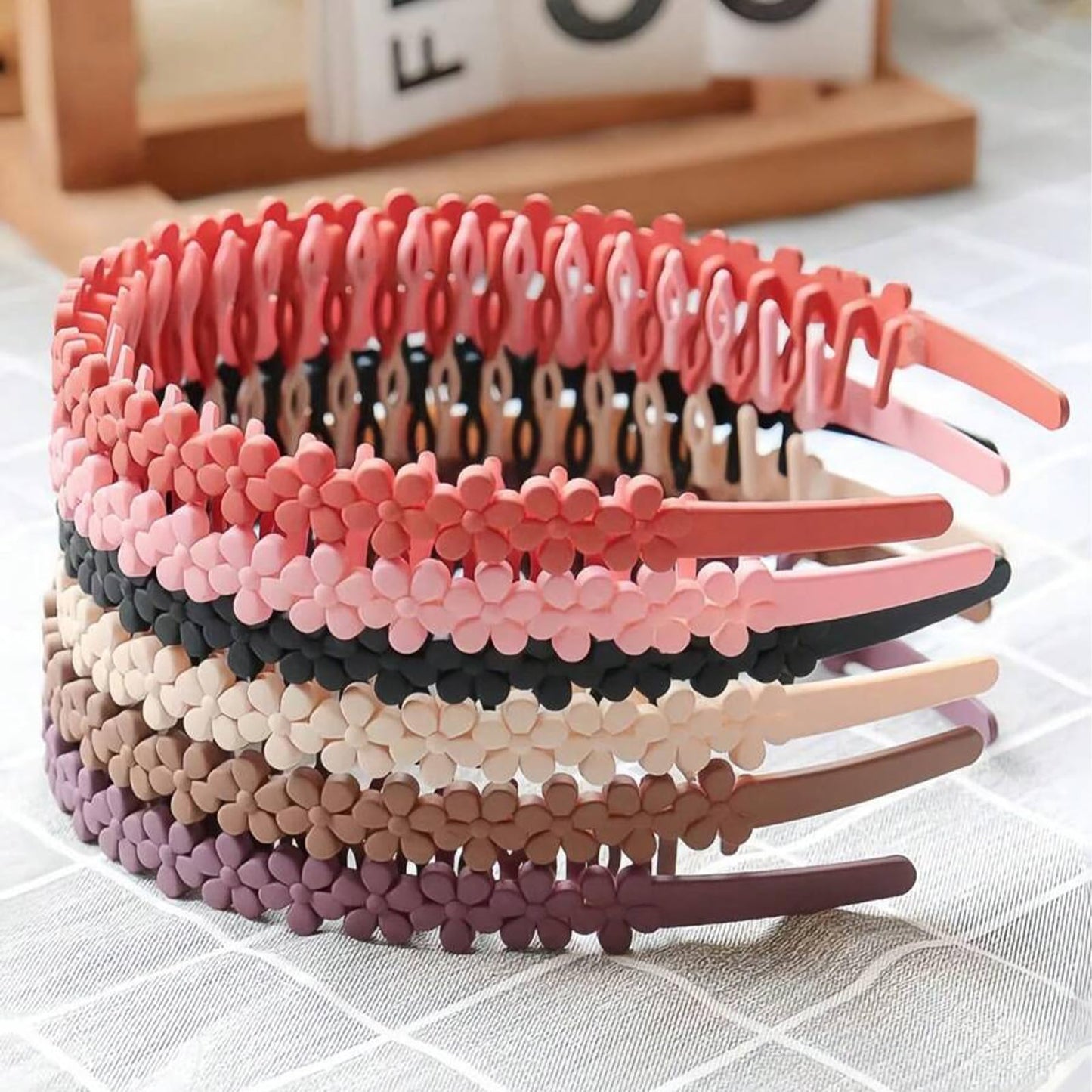 WOVOWOVO Flower Zig Zag Headbands for Women, Plastic Floral Hairbands with Teeth Non Slip Hair Comb Head Bands Zigzag Headband Hair Accessories, 7 Packs
