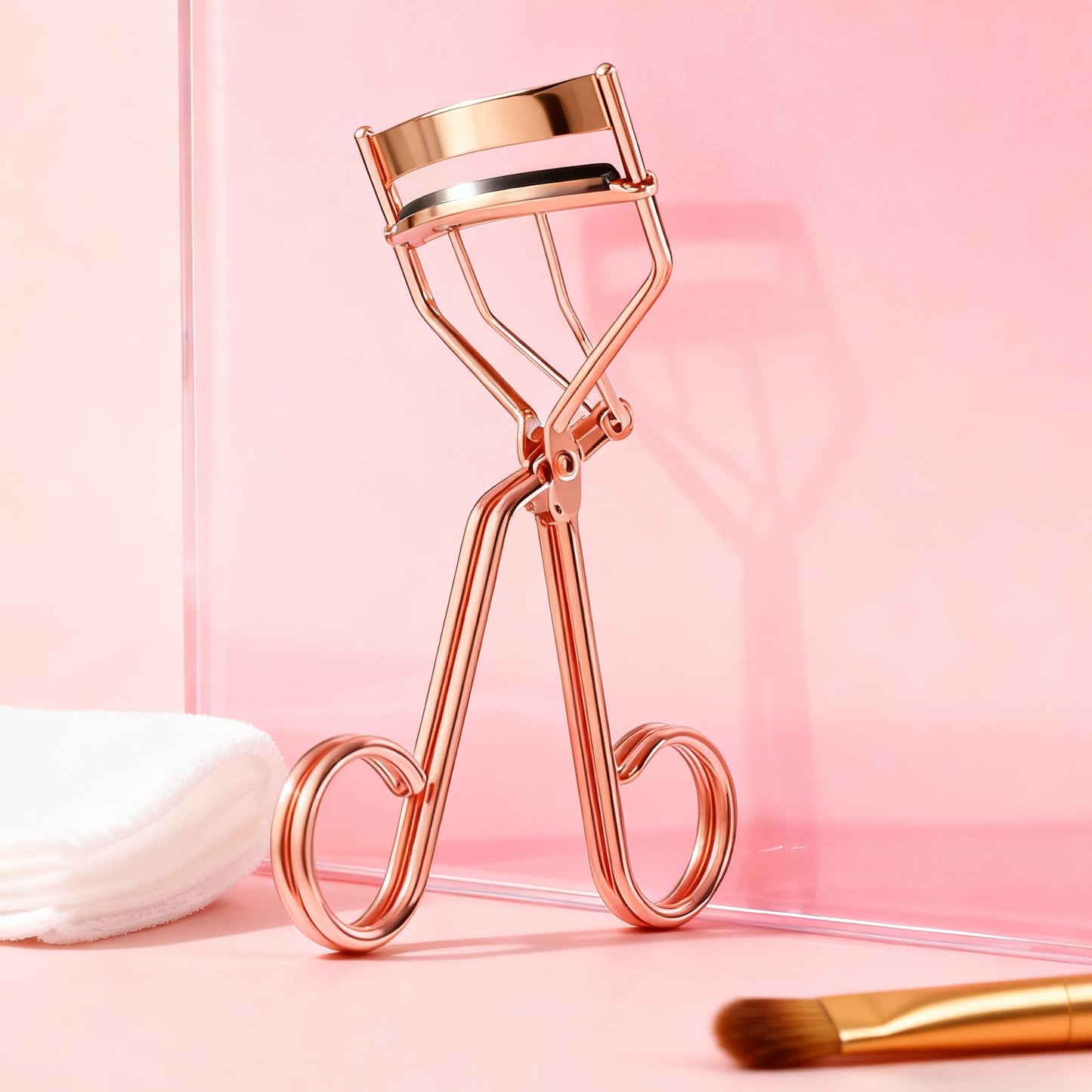 Eyelash Curler with Comb, Rose Gold Lash Curler Kit with Replacement Pads, Professional Lash Lift Tool for Daily Makeup, Portable Makeup Tool for Home Use Travel