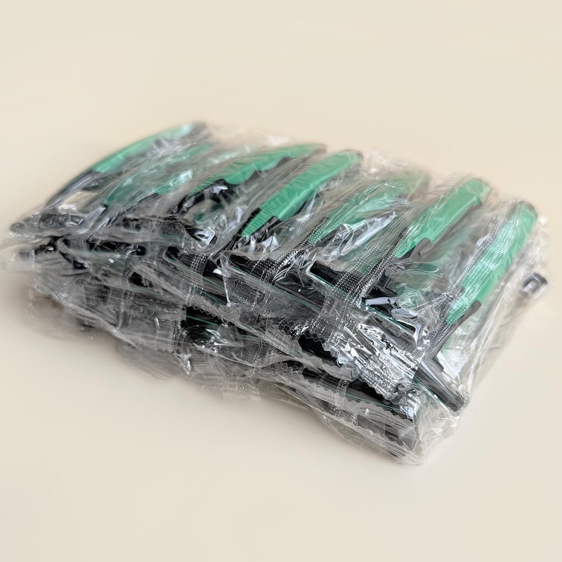 Individually Wrapped 3 Blades Razors Bulk, Travel Size Disposable Manual Razors with Stainless Steel Blade (Green) (30)