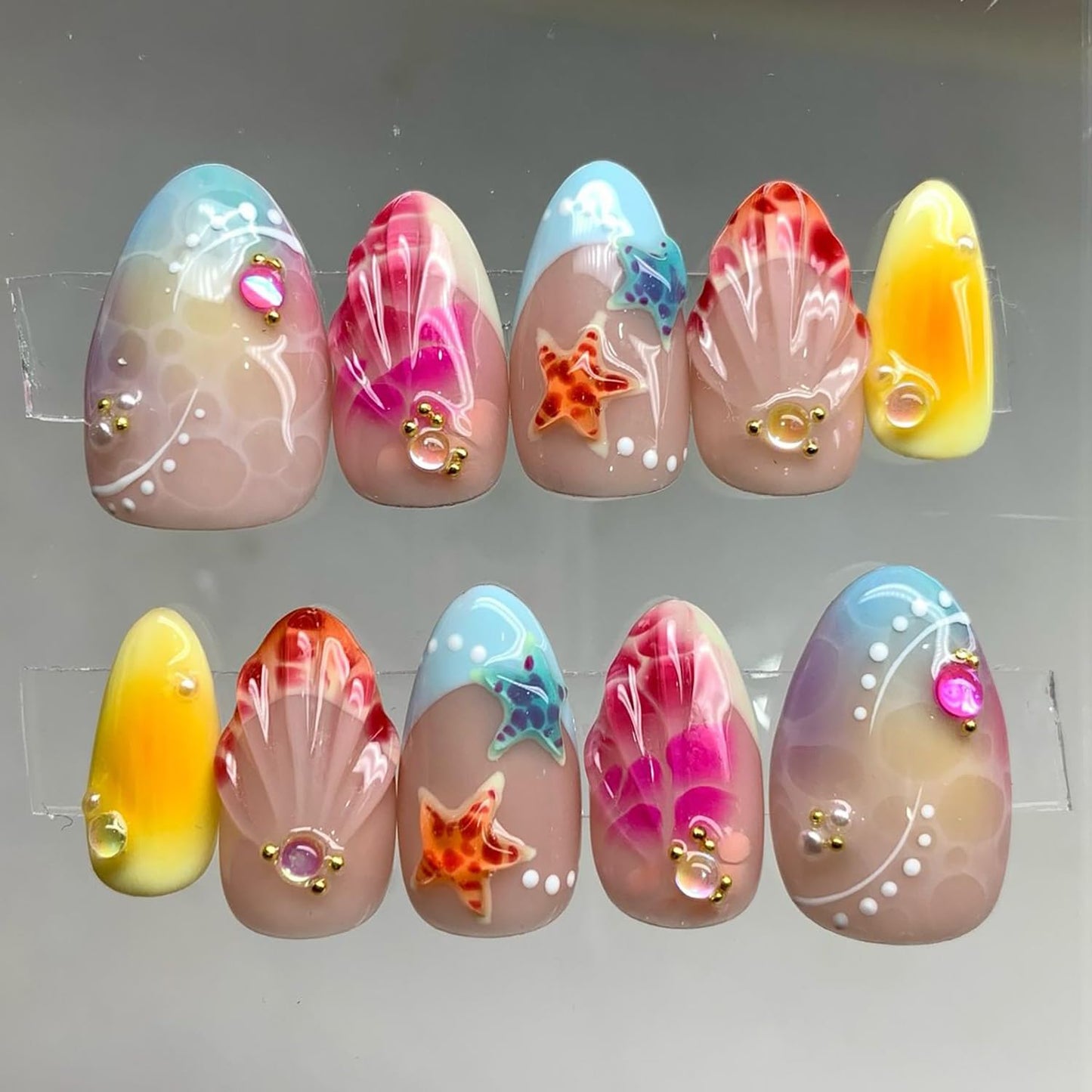 30Pcs Summer Beach Press on Nails Short Almond Fake Nails 3D Shell Starfish ＆Gold Gems Rhinestones Designs Full Cover French Tip Stick on Nails Ocean False Nails for Women Acrylic Manicure DIY