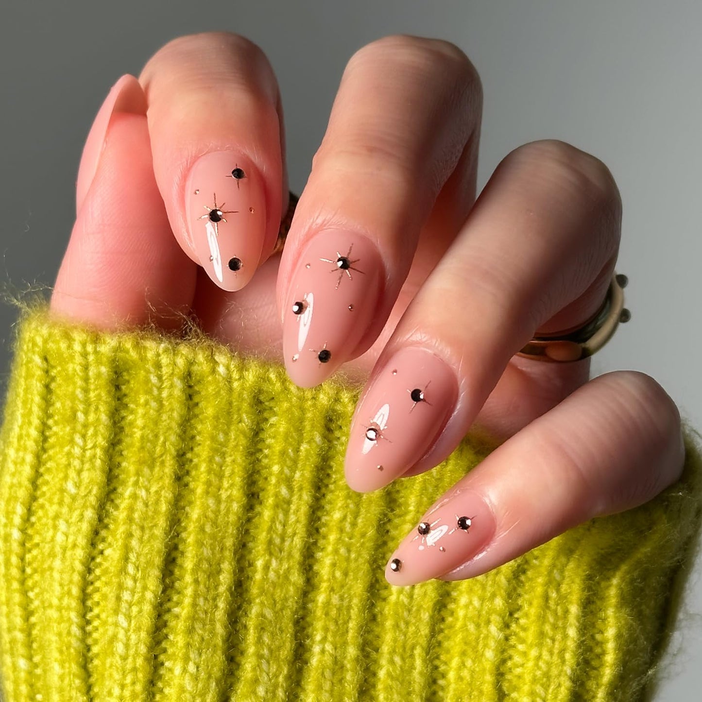 Glamnetic Press-On Nails - Pink Me Up Spring Almond Nails | Pastel Pink French Tips with 3D Pearls - 30 Nail Kit, 15 Sizes