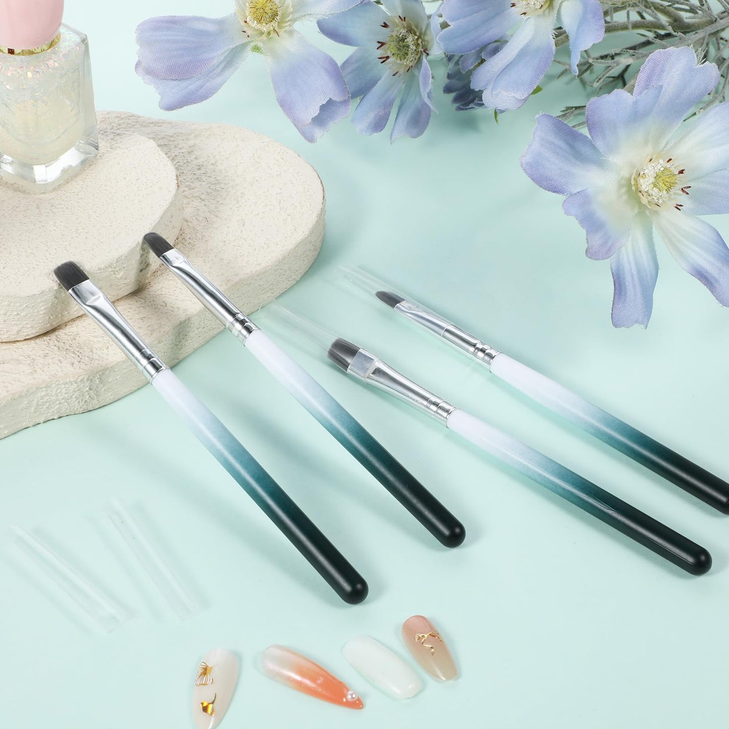 4PCS Nail Art Clean Up Brushes Round & Flat Brushes for Professional Nail Painting French Tip Detail Remover Manicure Brush Detail Nails Art Brush for Design Polish Painting DIY Mistake Cleaning