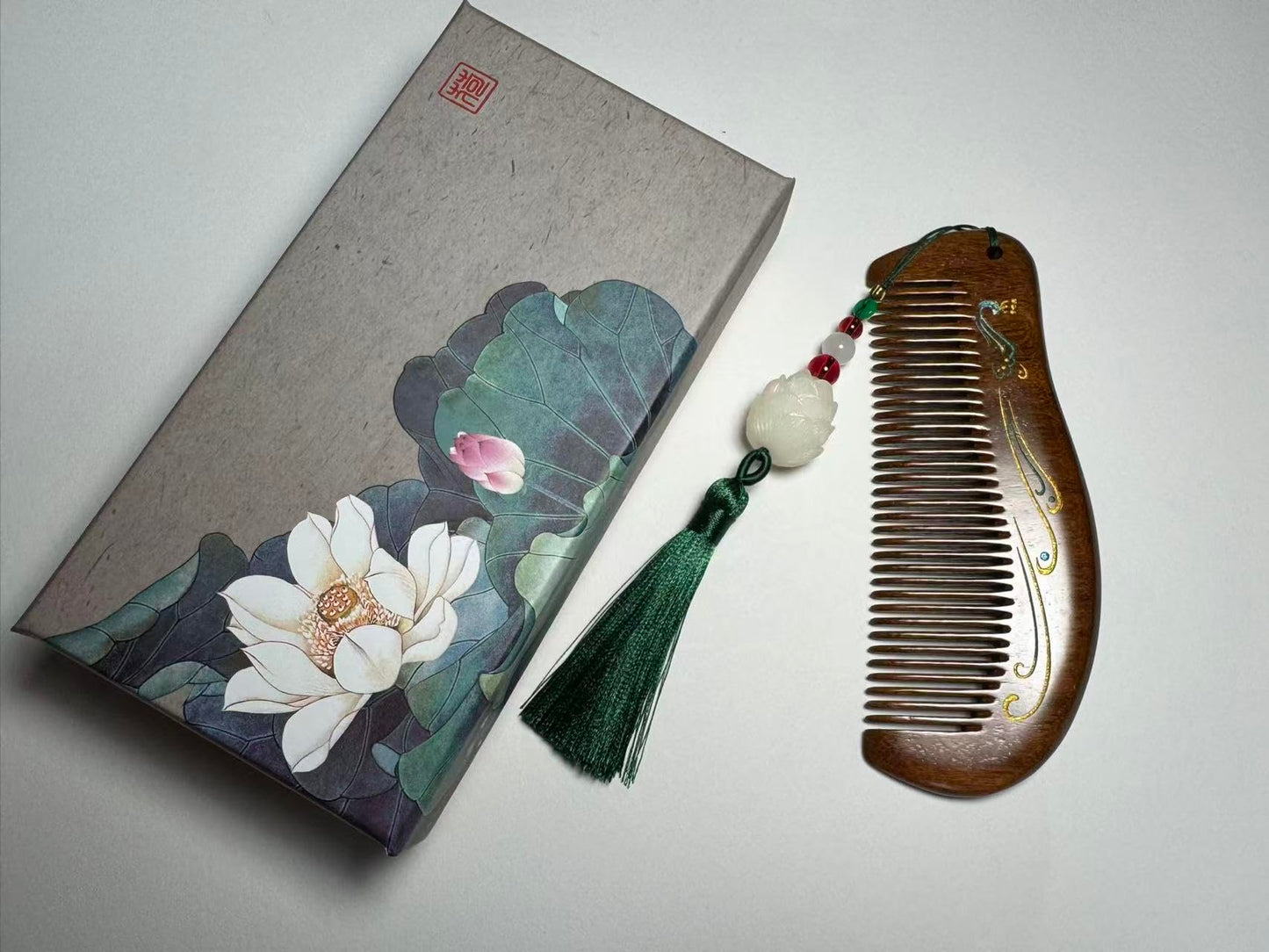 Handmade wooden hair comb, natural sandalwood comb, anti-static wooden combs, with sandalwood fragrance, good for hair growth, suitable for ladies and girls. (moon comb)