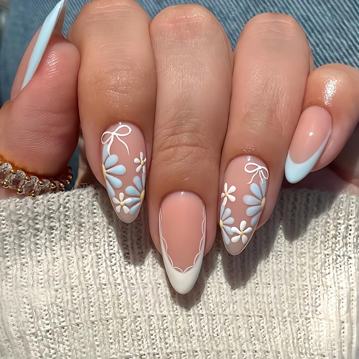 Flower Press on Nails Almond Summer Spring Nails Press on French Fake Nails with Blue Daisy Floral Designs Reusable False Nails Cute Artificial Acrylic Nail Medium Stick on Nails for Women 24Pcs
