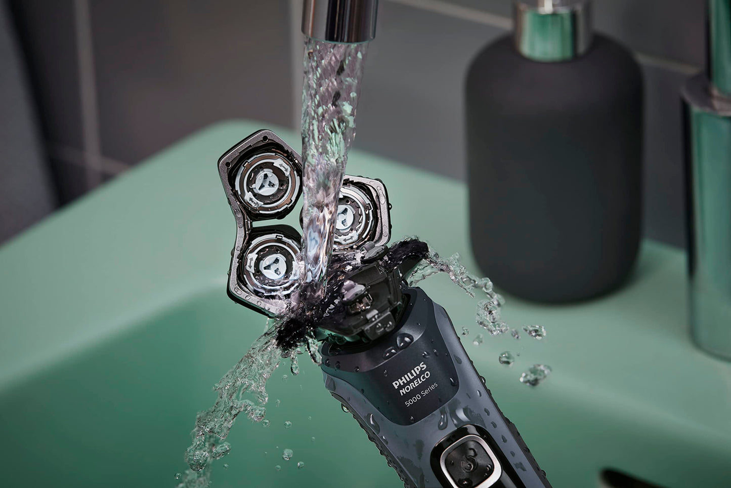 Philips Norelco Shaver 5400, Rechargeable Wet & Dry Shaver with Pop-Up Trimmer, S5880/81 (Pack of 2)