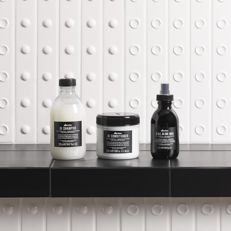 Davines OI Conditioner - Rich Hydrating Cream for All Hair Types | Accelerates Drying, Adds Shine & Softens with Roucou Oil