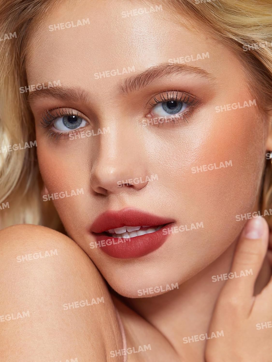 Pout Pillow Cushion Lip Gloss | Moisturizing Liquid Lipstick with High Shine Finish - 40 Winks
