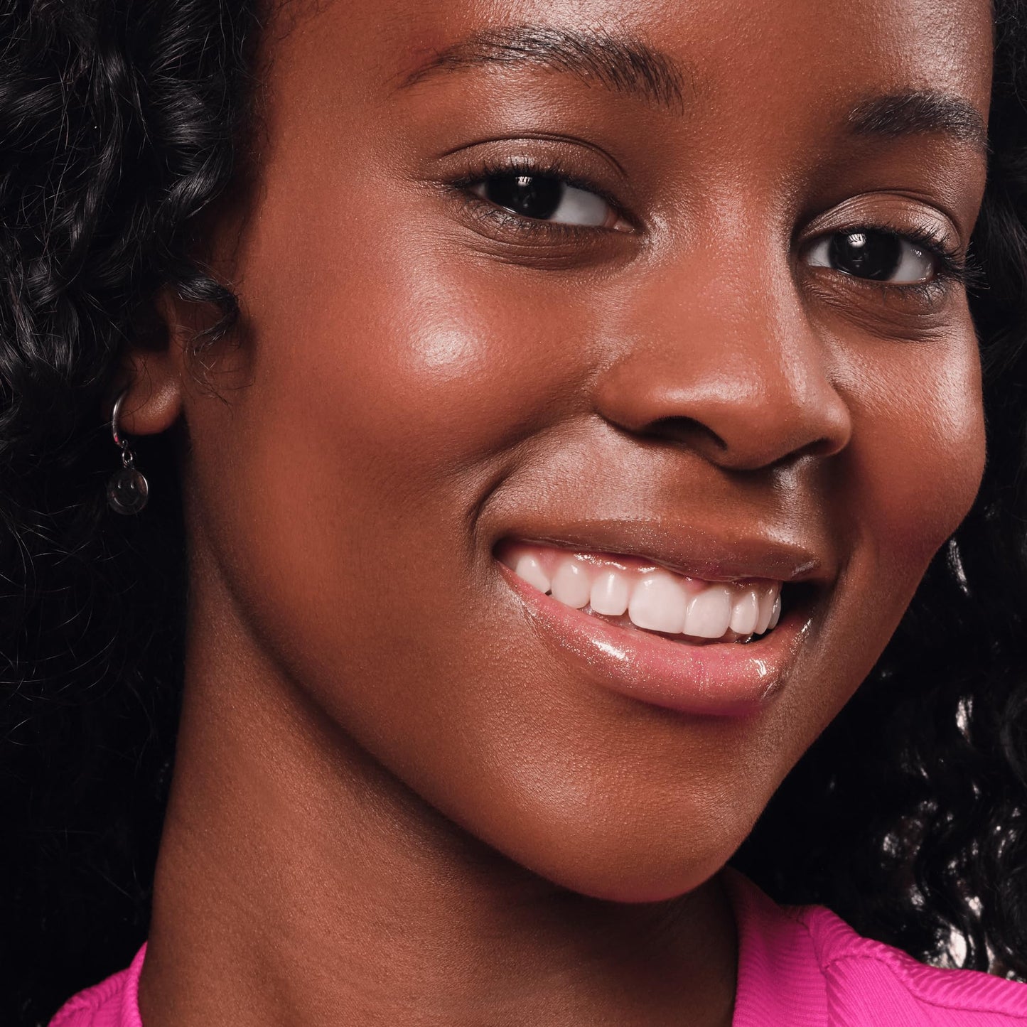 essence Hydra Kiss Lip Oil, Tinted Glimmer Finish (09 | Cookie Sparkle)