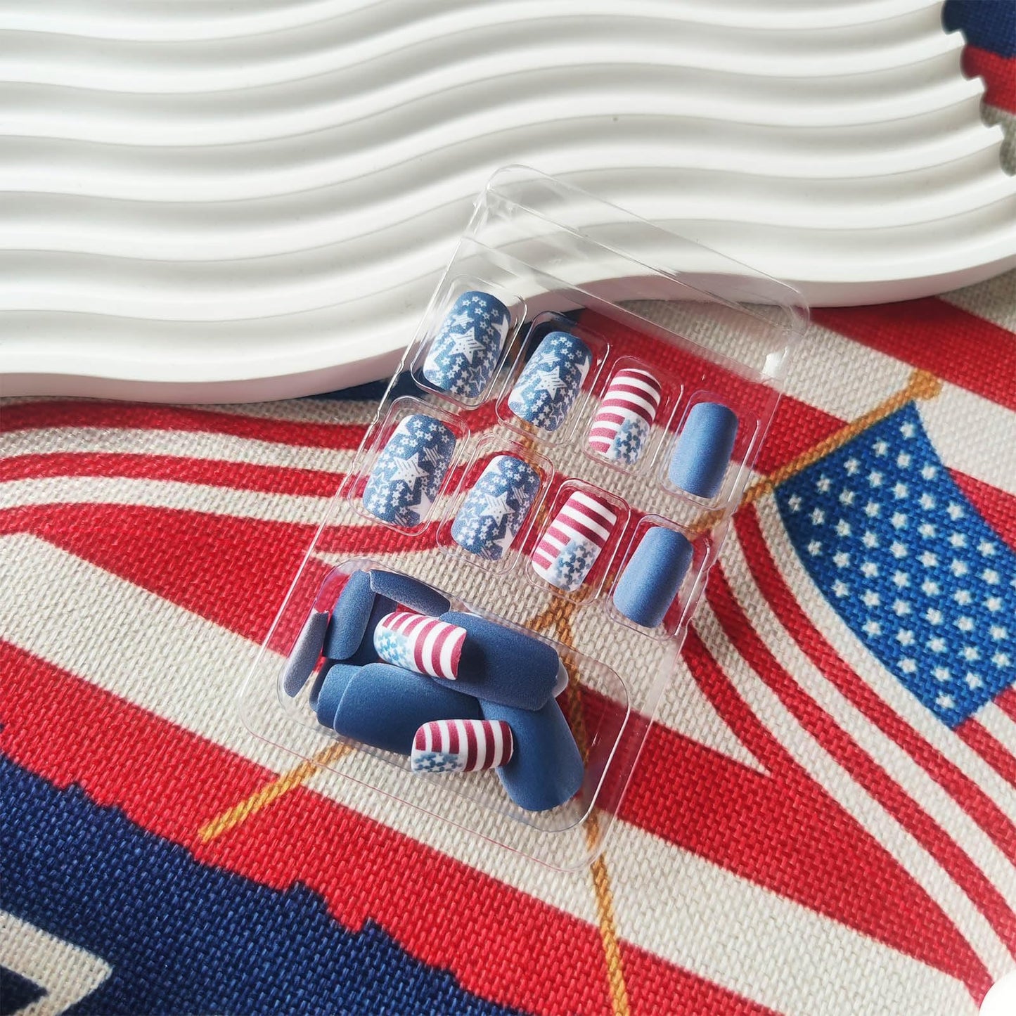 4th of July Press on Nails American Flag Fake Nails Independence Day Acrylic False Nail 24 Pcs Matte White Stars Glue on Artificial Fingernails HZJXRT Medium Square Stick on Nail for Women Gift