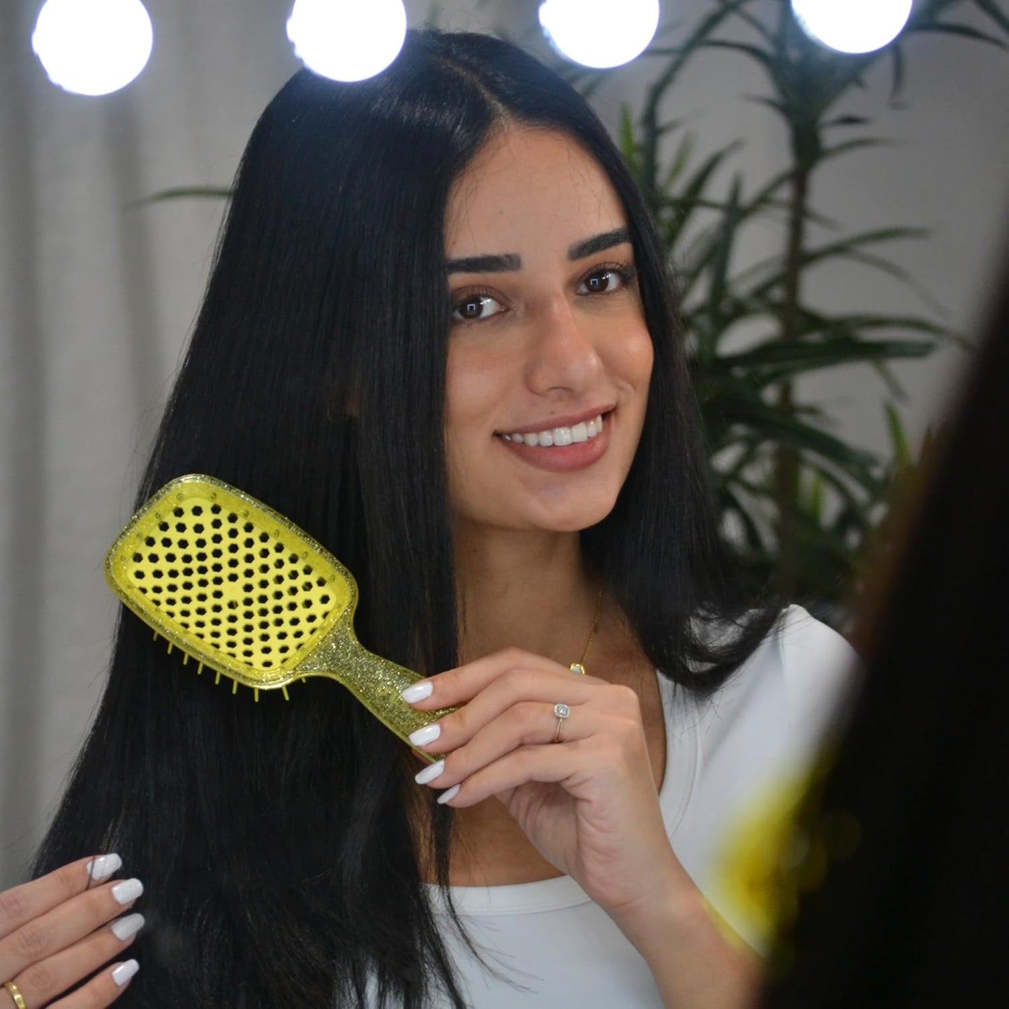 FHI Heat Detangling Brush - Pain-Free Brushing for All Hair Types | Durable DuoFlex Bristles, Lightweight Design
