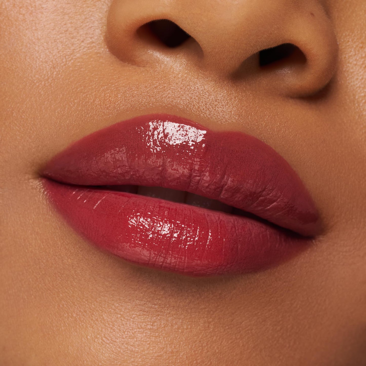 essence | Hydra Kiss Lip Tint | Hydrating, Long-Lasting Lip Stain | Natural Color & Radiant Shine (01 Blushing Nude)