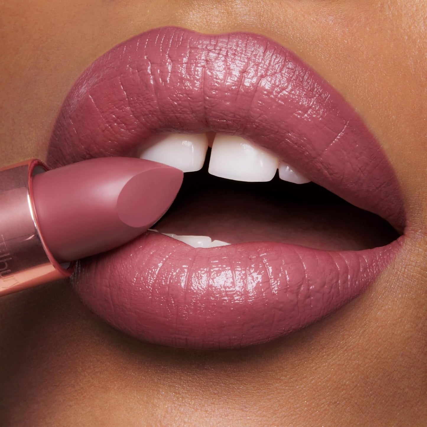Charlotte Tilbury K.I.S.S.I.N.G Lipstick - Hydrating Moisturizing Lipstick for Luminous, Fuller Lips | Light-Diffusing Pigments