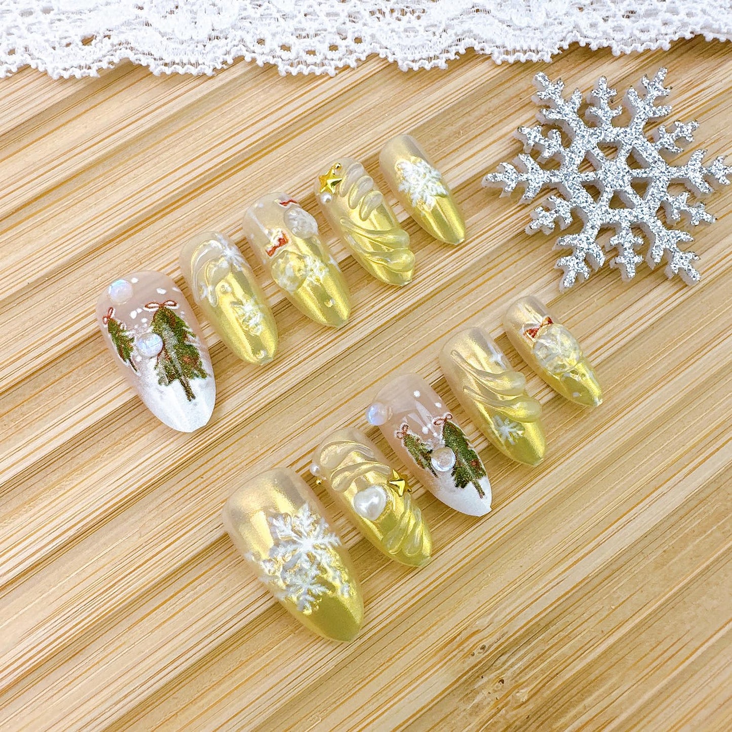 Christmas Press-On Nails - 30 Pcs Medium Almond Acrylic Nails with 3D Star & Pearl Designs | Winter Green Full Cover