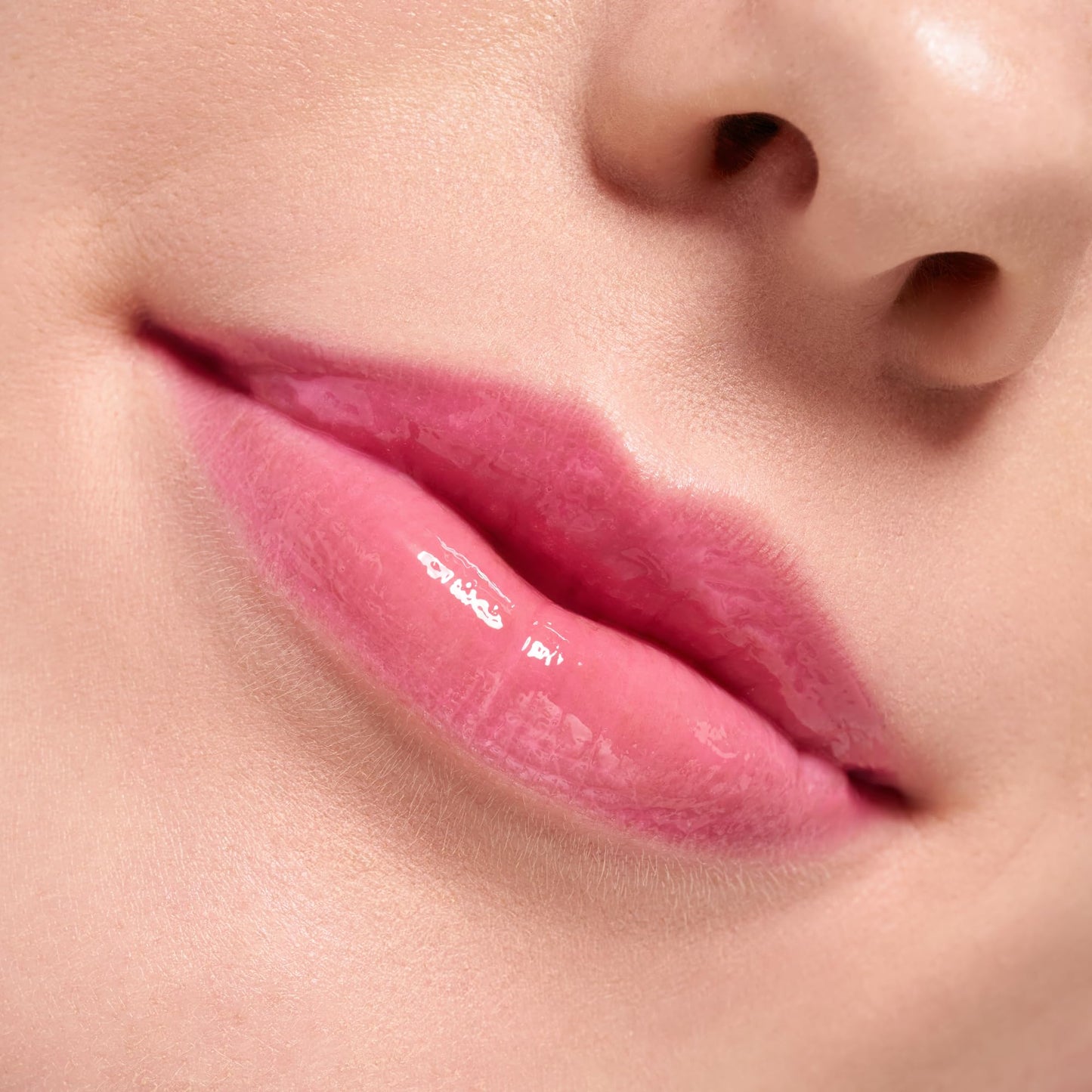 essence | What The Fake! Plumping Lipgloss | High-Shine, Glass-Like Finish | Instant Plumping Effect | Infused with Hyaluronic Acid | Vegan & Cruelty Free (102 | Pink About It)