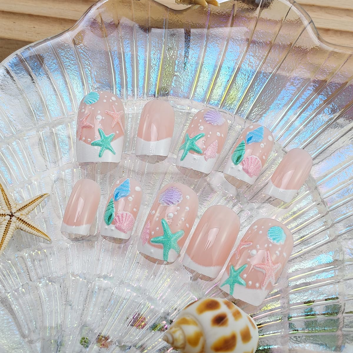 24Pcs Beach Press on Nails Square Medium Fake Nails with 3D Seashell Starfish Design Summer Glue on Nails French Tip False Nails Cute Stick on Nails Ocean Acrylic Nails for Women French Manicure