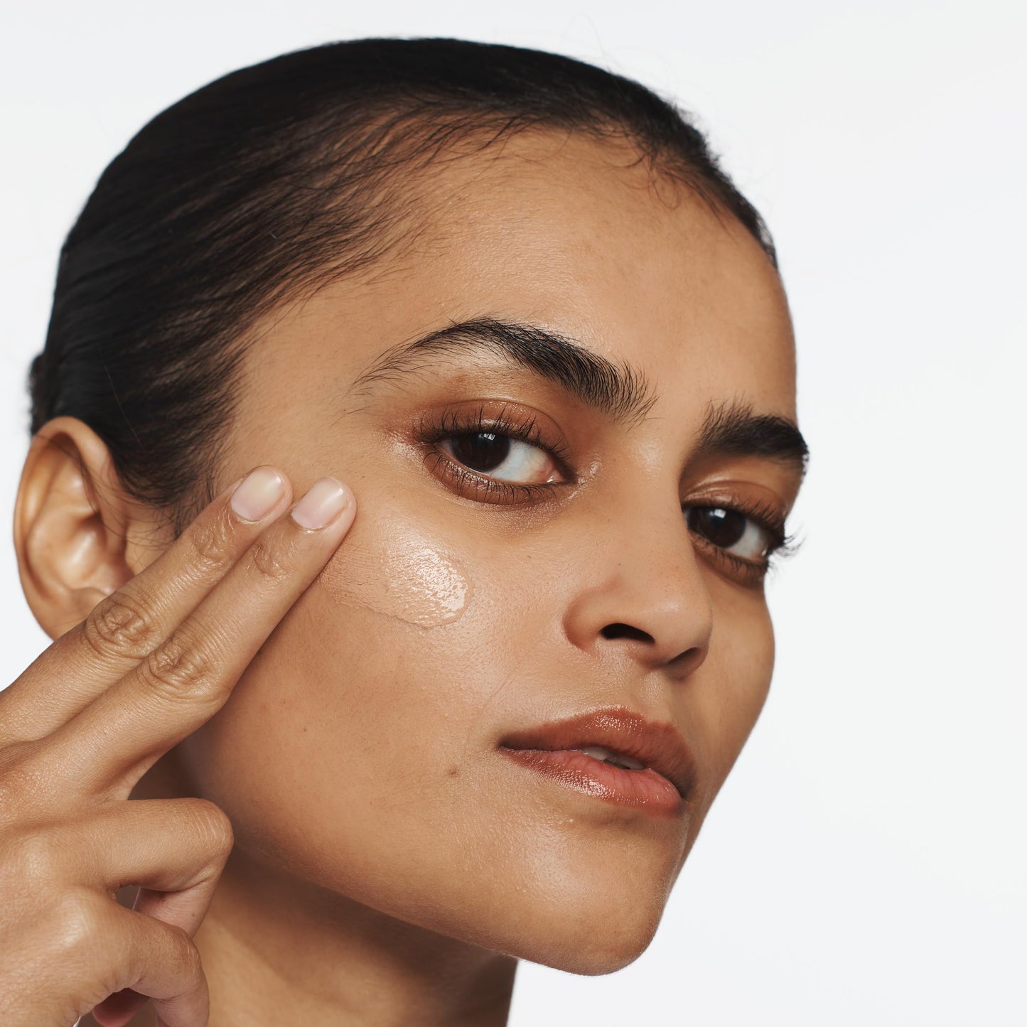 Clinique Superbalanced Oil Free Liquid Foundation Makeup For Dry to Oily Skin Types | Hydrating + Moisturizing | Moderate Coverage + Natural Finish, Porcelain Beige, 1 Fl Oz