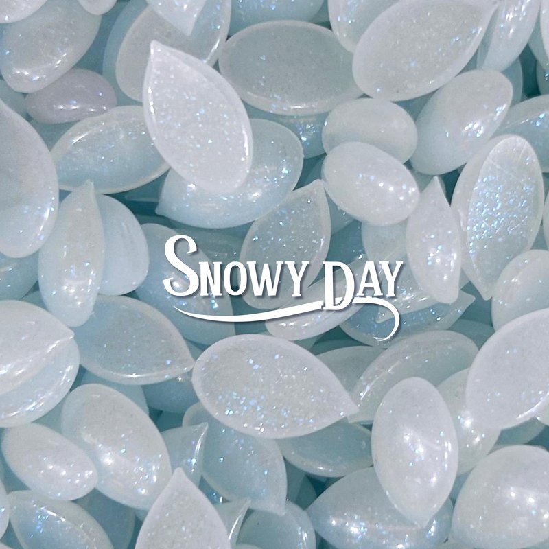 Italwax Snowy Day - 500g / 1.1 lb - Hard wax beads for hair removal - Transparent wax - Synthetic formulation ideal for sensitive skins - Recommended for Bikini Area and Armpits