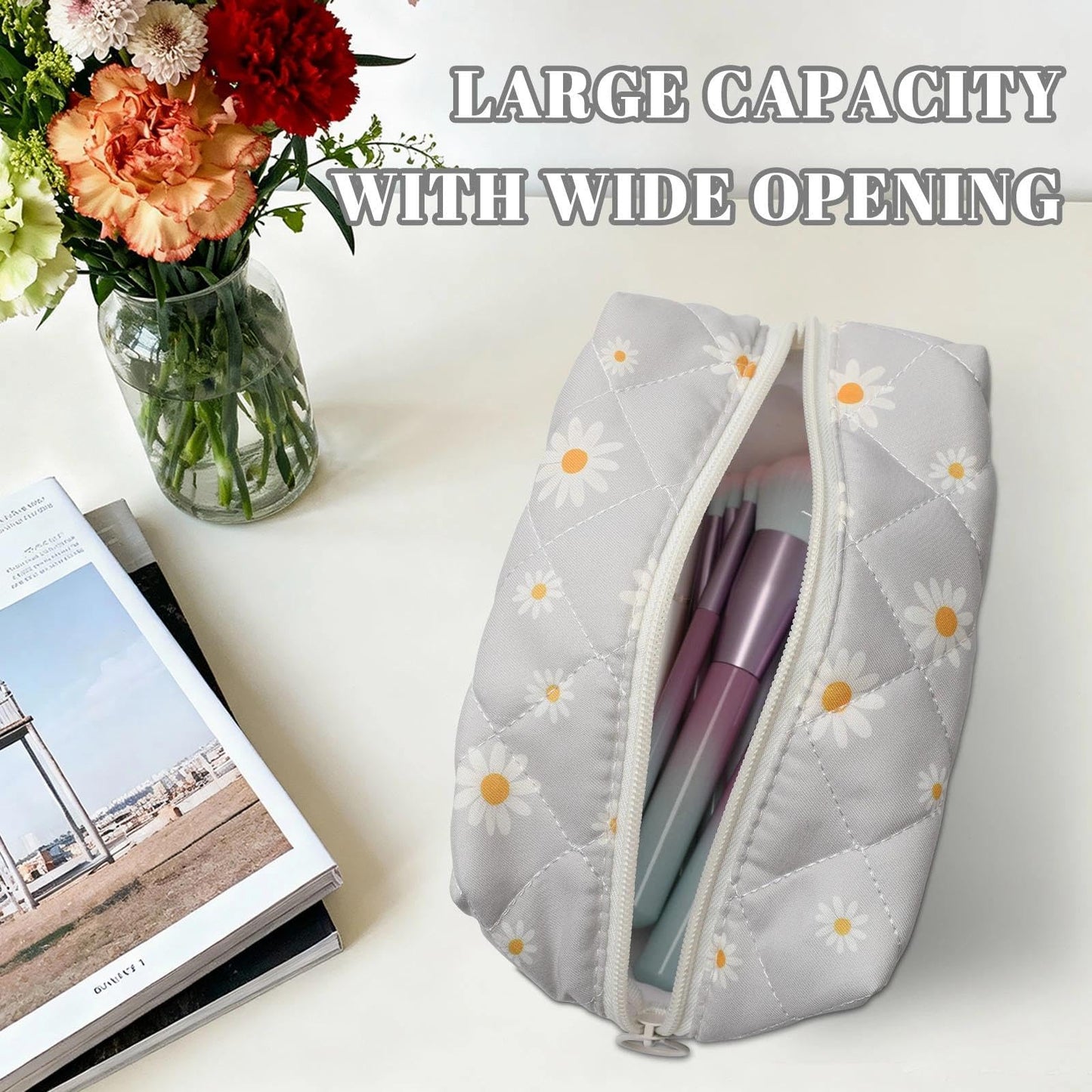 Quilted Makeup Bag, Cute Floral Cotton Cosmetic Bag, Daisy Coquette Makeup Pouch for Women Girls, Aesthetic Organizer Bags Travel Toiletry Bags