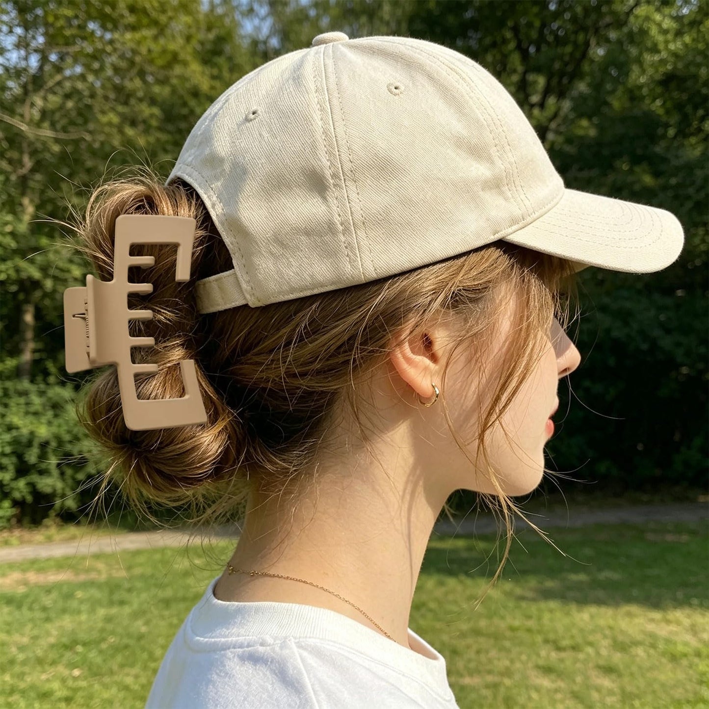 6 Pcs Trucker Hat Hair Clips for Women，Hat-Friendly Claw Clips for Baseball Caps, Perfect for Thick Hair and Stylish Hat Hairstyles
