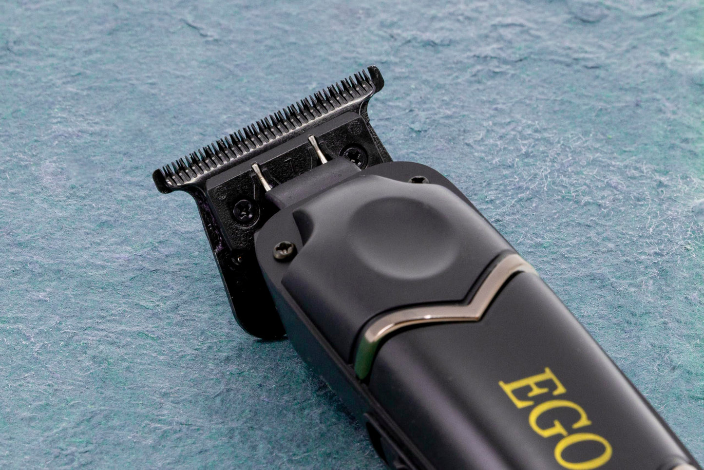 XPERSIS PRO EGO High Torque Brushless DC Motor 7200 RPM DLC Blade Cordless Hair Trimmer with Charging Stand for Barbers and Professionals
