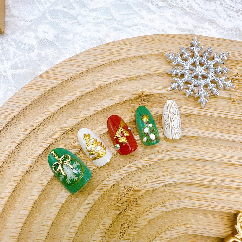 30pcs Winter Christmas Press on Nails Medium Almond Fake Nails with 3D Gold Christmas Tree Bow Star Rhinestones Design Xmas Snowflake False Nail New Year Full Cover Stick on Nails for Women