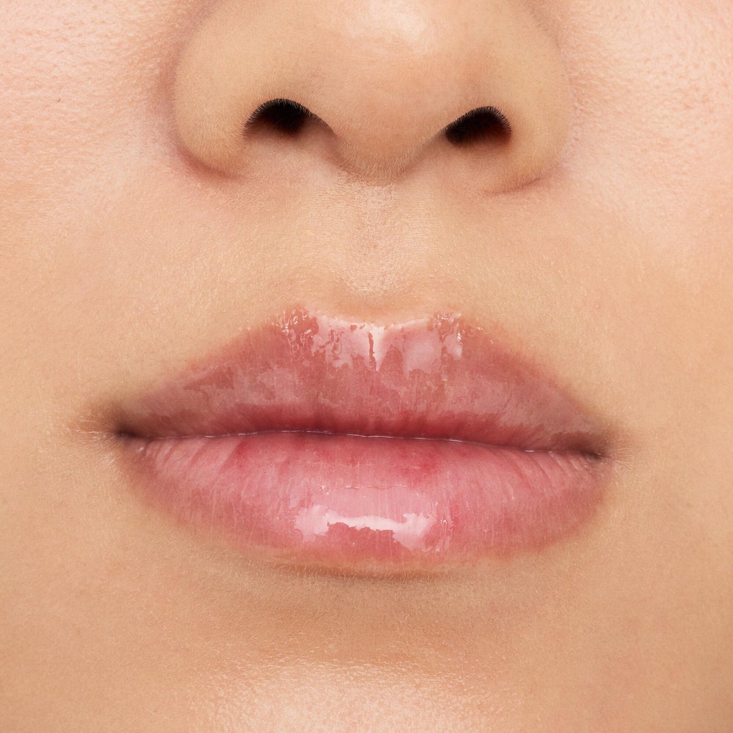 essence Hydra Kiss Lip Oil, Clear Glossy Finish (07 | Classy Glassy)