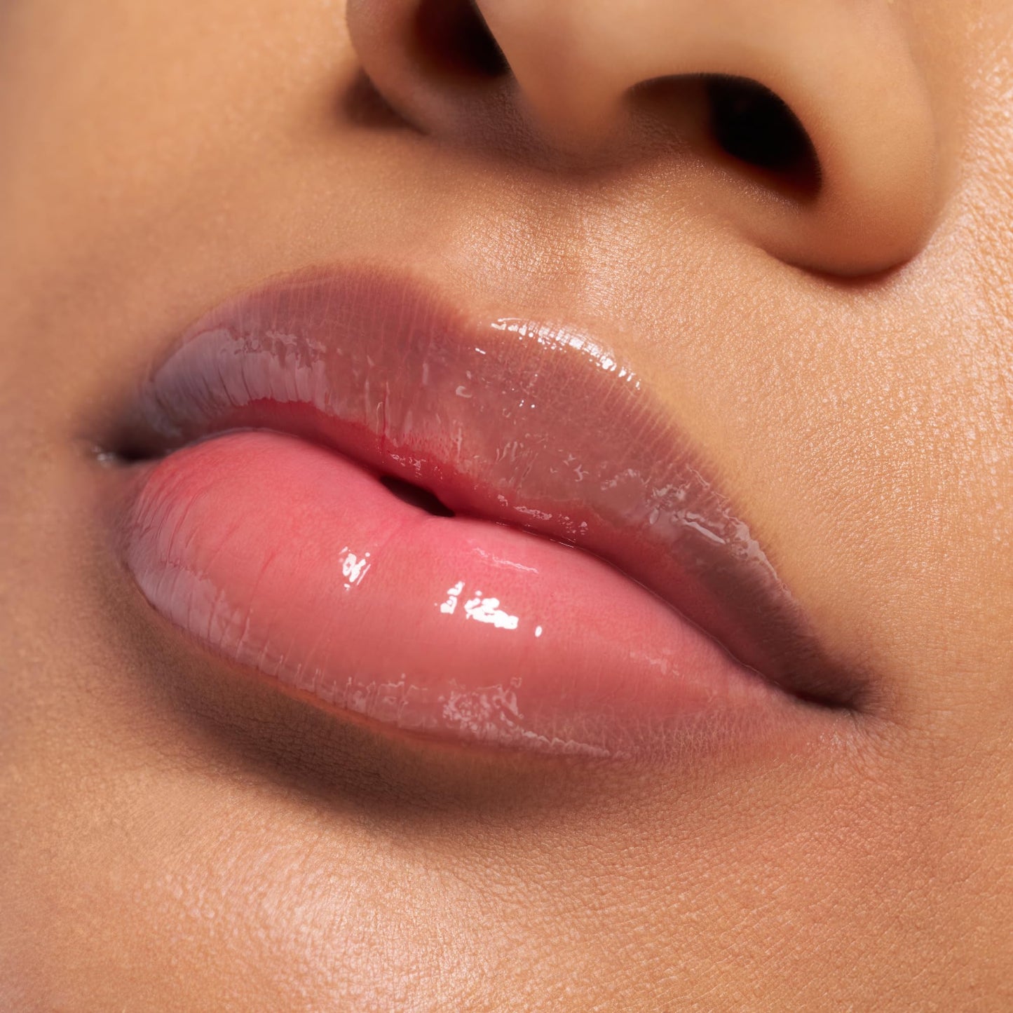 essence | What The Fake! Plumping Lipgloss | High-Shine, Glass-Like Finish | Instant Plumping Effect | Infused with Hyaluronic Acid | Vegan & Cruelty Free (100 | Sheer Genius)