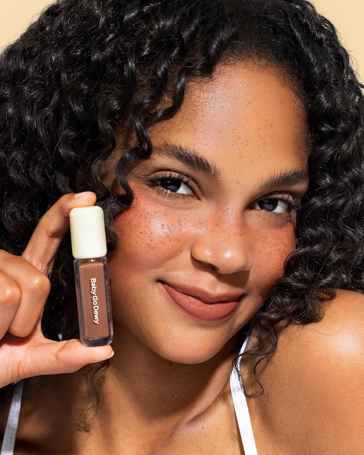 Faux Freckle Liquid Pen - Water Resistant Freckle Stamp for Natural Look