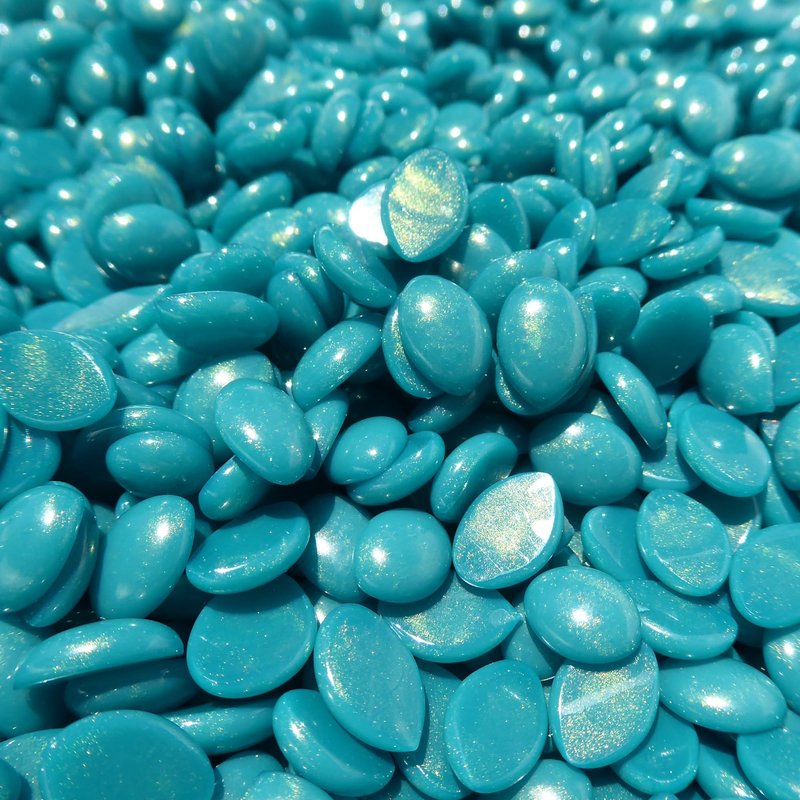 Waxness Aura Hard Wax Beads 2.2 lb (1 kg) Pack of 2 – Stripless Professional Hard Wax for Face & Body, Smooth Application, Suitable for Sensitive Skin – Made in Italy