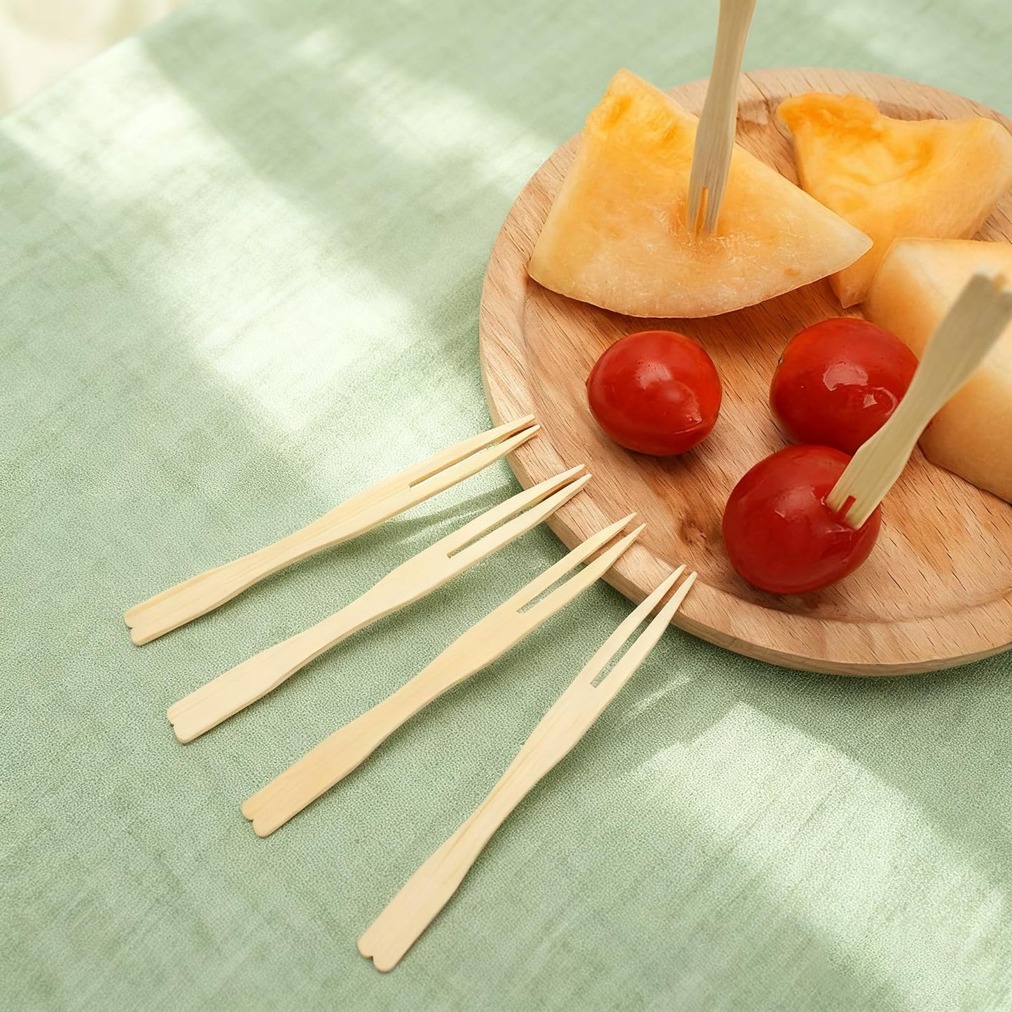 200pcs Bamboo Forks Appetizer Forks,3.5 Inch Charcuterie Food Mini Forks, Disposable Small Wooden Forks for Fruit Dessert Parties Cocktail Fork (200)
