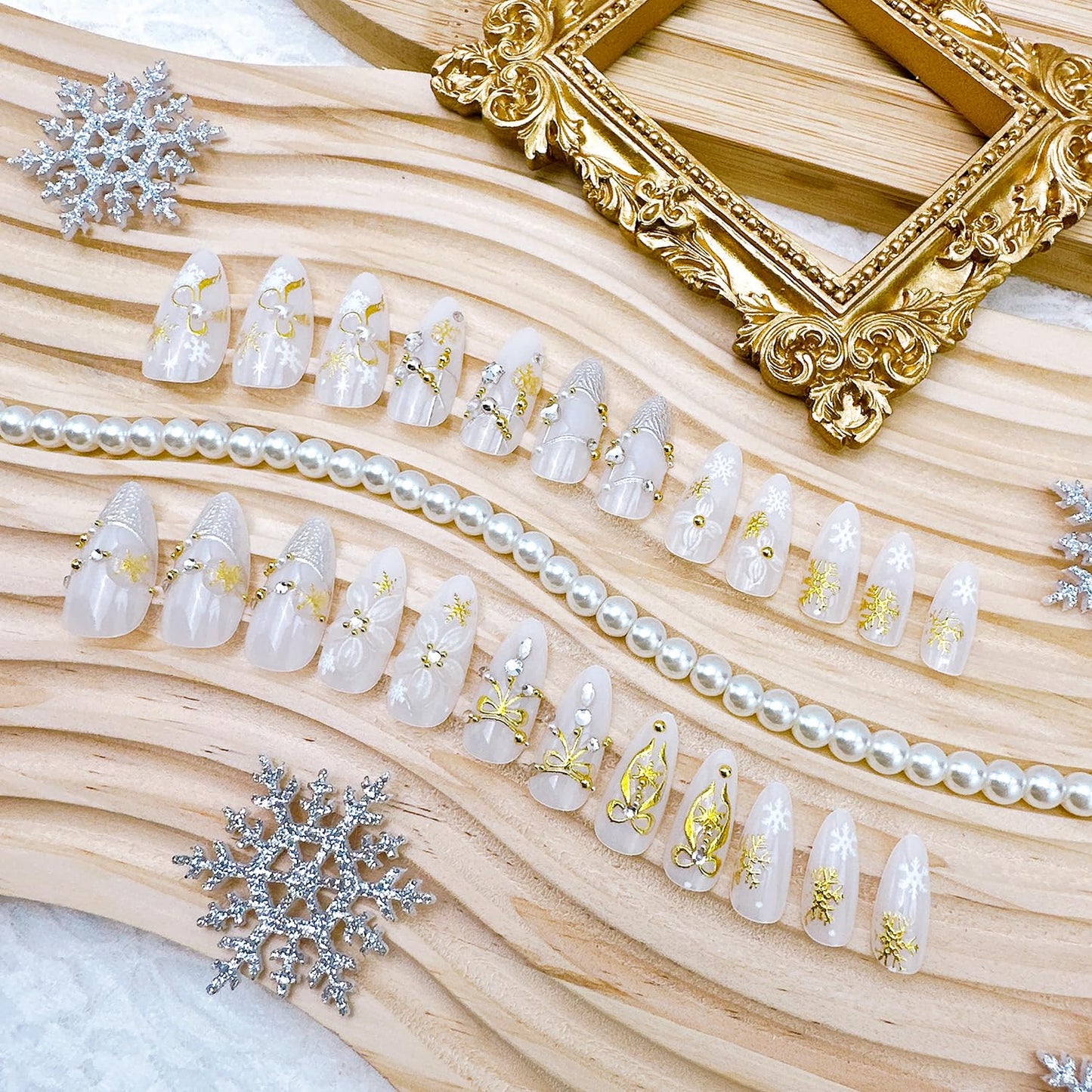 24Pcs Christmas Press on Nails Medium Almond Fake Nails with 3D Flower Bow Rhinestones Designs Gold Snowflake Acrylic Nail Xmas Winter False Nail New Year Full Cover Glue on Nails for Women