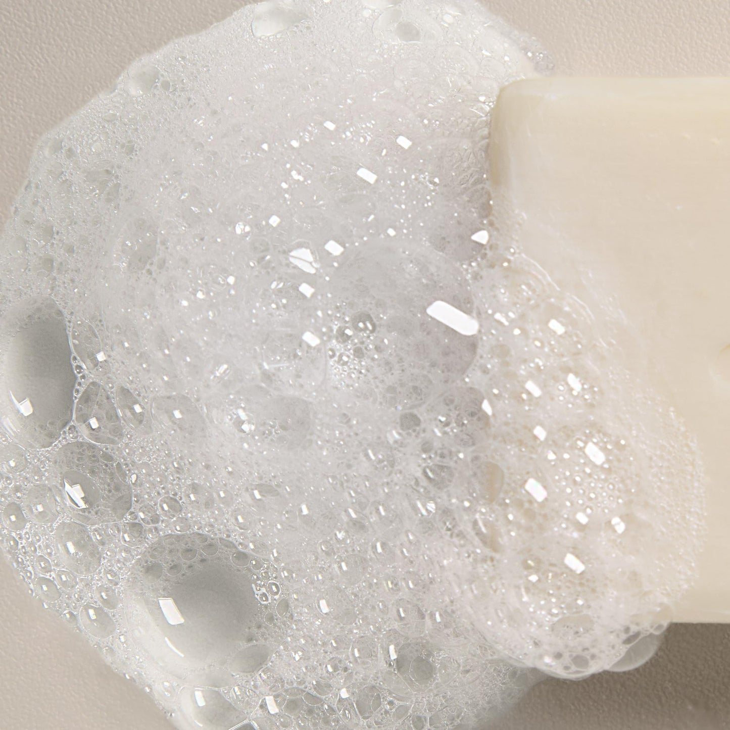 Davines Shampoo Bar Holder, Practical Compact Protective Case Made with Resistant Material Great for Travel - Store Safely and Conveniently on the Go, Helping Bar Last Longer