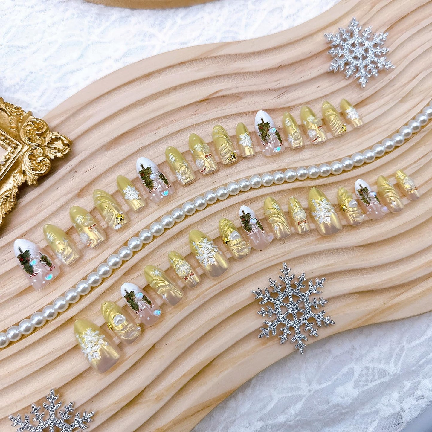 Christmas Press-On Nails - 30 Pcs Medium Almond Acrylic Nails with 3D Star & Pearl Designs | Winter Green Full Cover