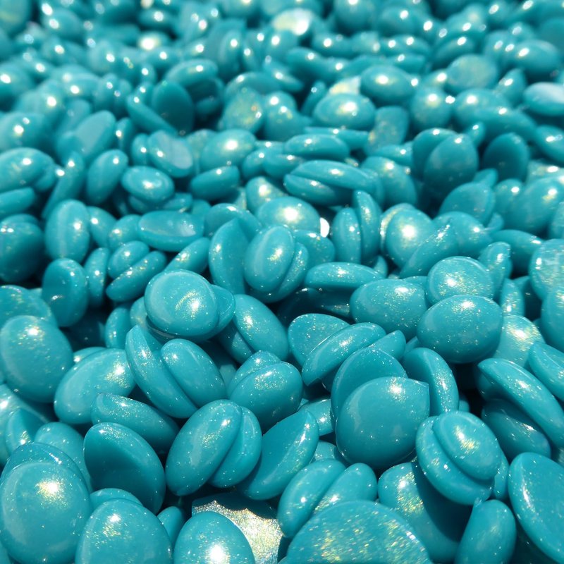 Waxness Aura Hard Wax Beads 2.2 lb (1 kg) Pack of 2 – Stripless Professional Hard Wax for Face & Body, Smooth Application, Suitable for Sensitive Skin – Made in Italy