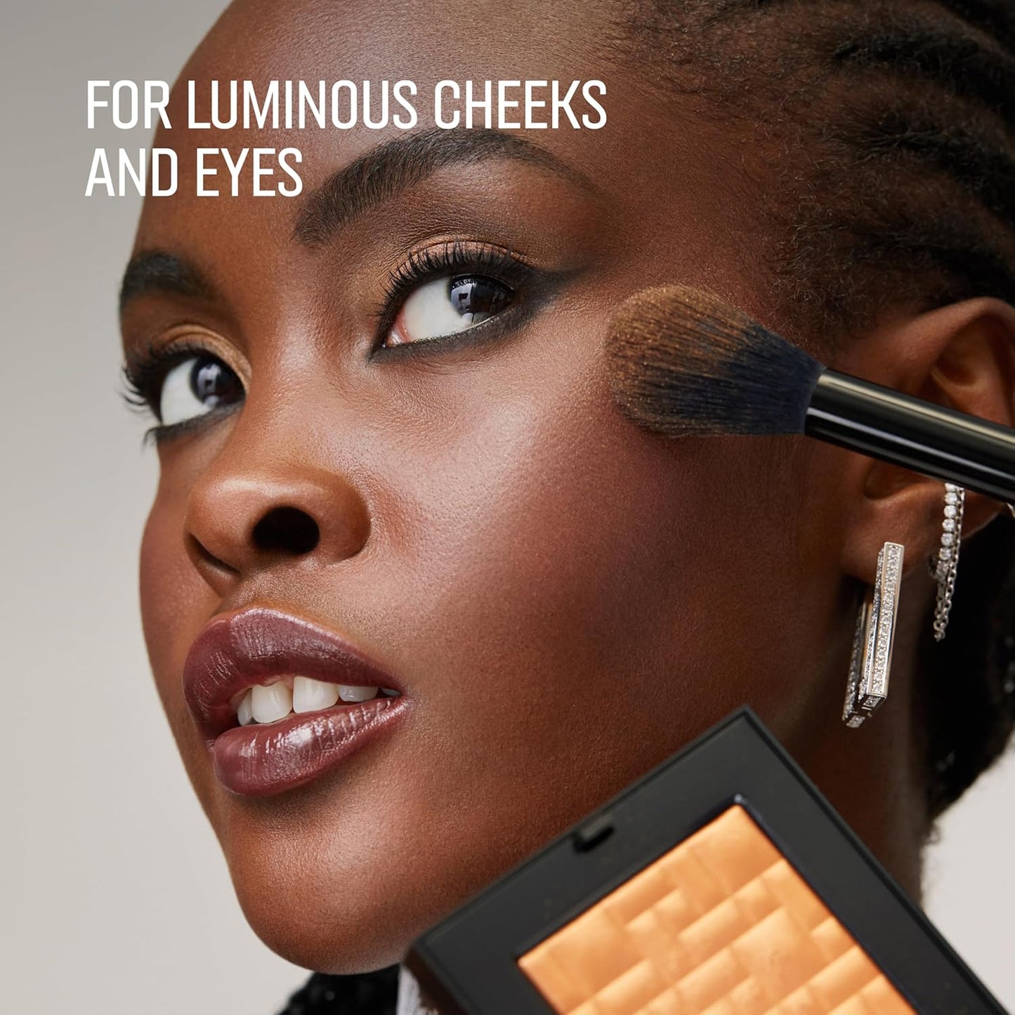 Bobbi Brown Highlighting Powder - Pearl-Infused Highlighter for Luminous Cheeks & Eyes | Gel-Powder Hybrid, 0.28 oz