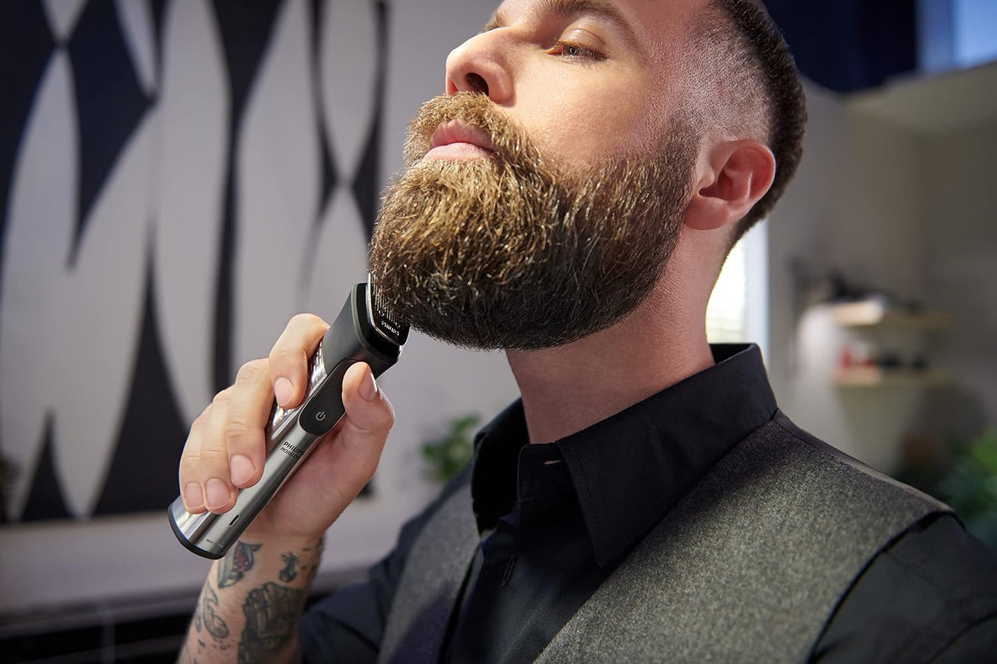 Philips Multigroom 7000 Series - All-in-One Beard & Hair Trimmer | 19-Piece Men's Grooming Kit with Soft Pouch, MG7910/49