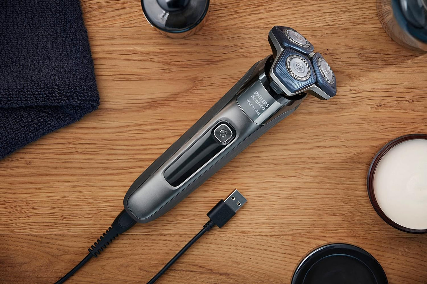 Philips Norelco Shaver 7200 - Rechargeable Wet & Dry Electric Shaver with SenseIQ Technology | S7887/82