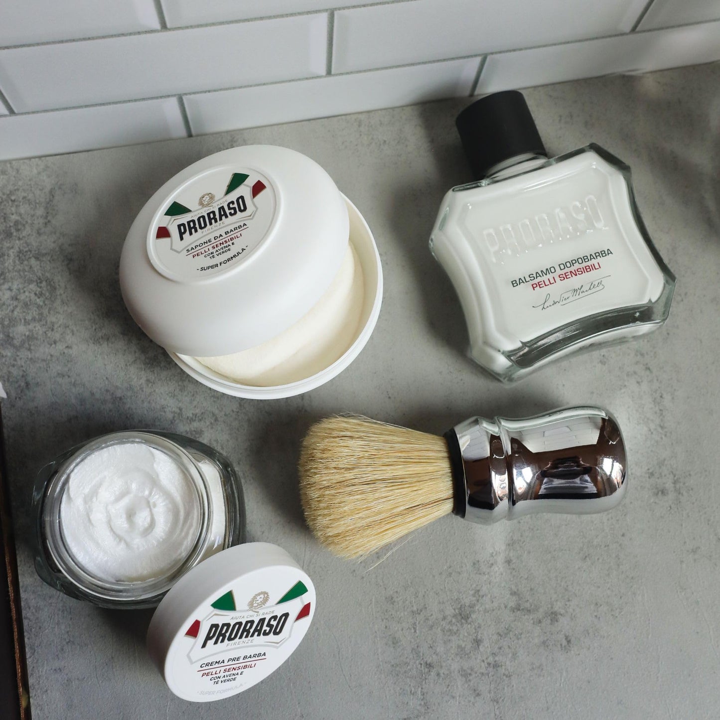 Proraso Shaving Soap - Oatmeal & Green Tea - Nourishing & Gentle Formula Shave Soap in a Bowl for Sensitive Skin - Premium Italian Shaving for Men - 5.2oz