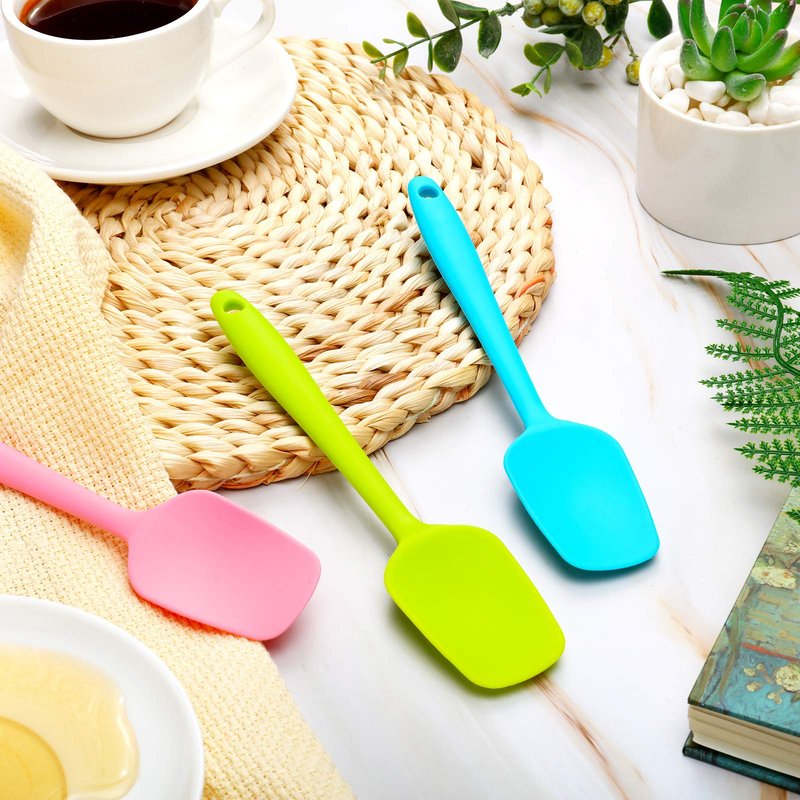 Patelai 3 Pcs Non-stick Wax Spatulas Silicone Spatula Hair Removal Sticks Applicator Reusable Hard Wax Scraper for Home Salon Body Use, 3 Colors
