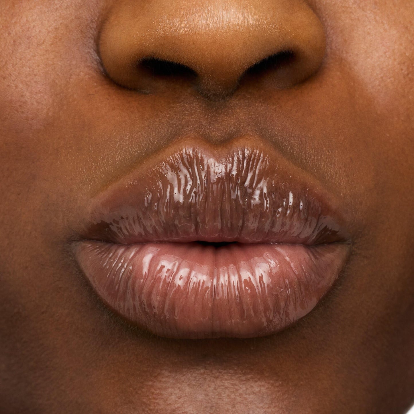 essence Hydra Kiss Lip Oil, Clear Glossy Finish (07 | Classy Glassy)