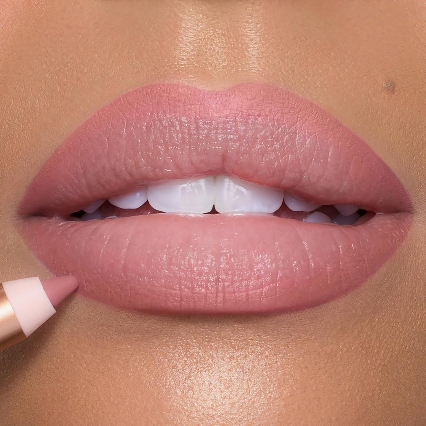 Charlotte Tilbury Lip Cheat Lip Liner Pencil - Define Your Lips with Jojoba Oil & Hyaluronic Acid - Waterproof & Smudge-Proof