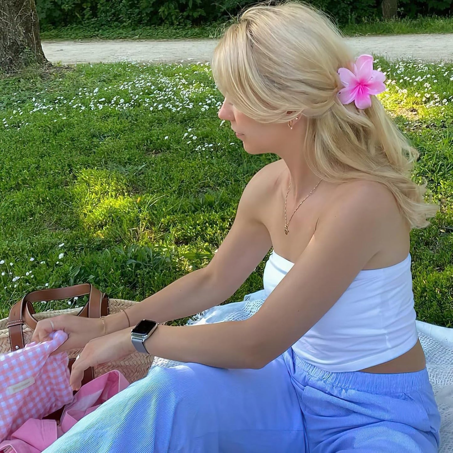 Large Claw Clips for Thick Hair - Strong Hold Non-Slip Hawaiian Flower Design | Perfect for All Hair Types