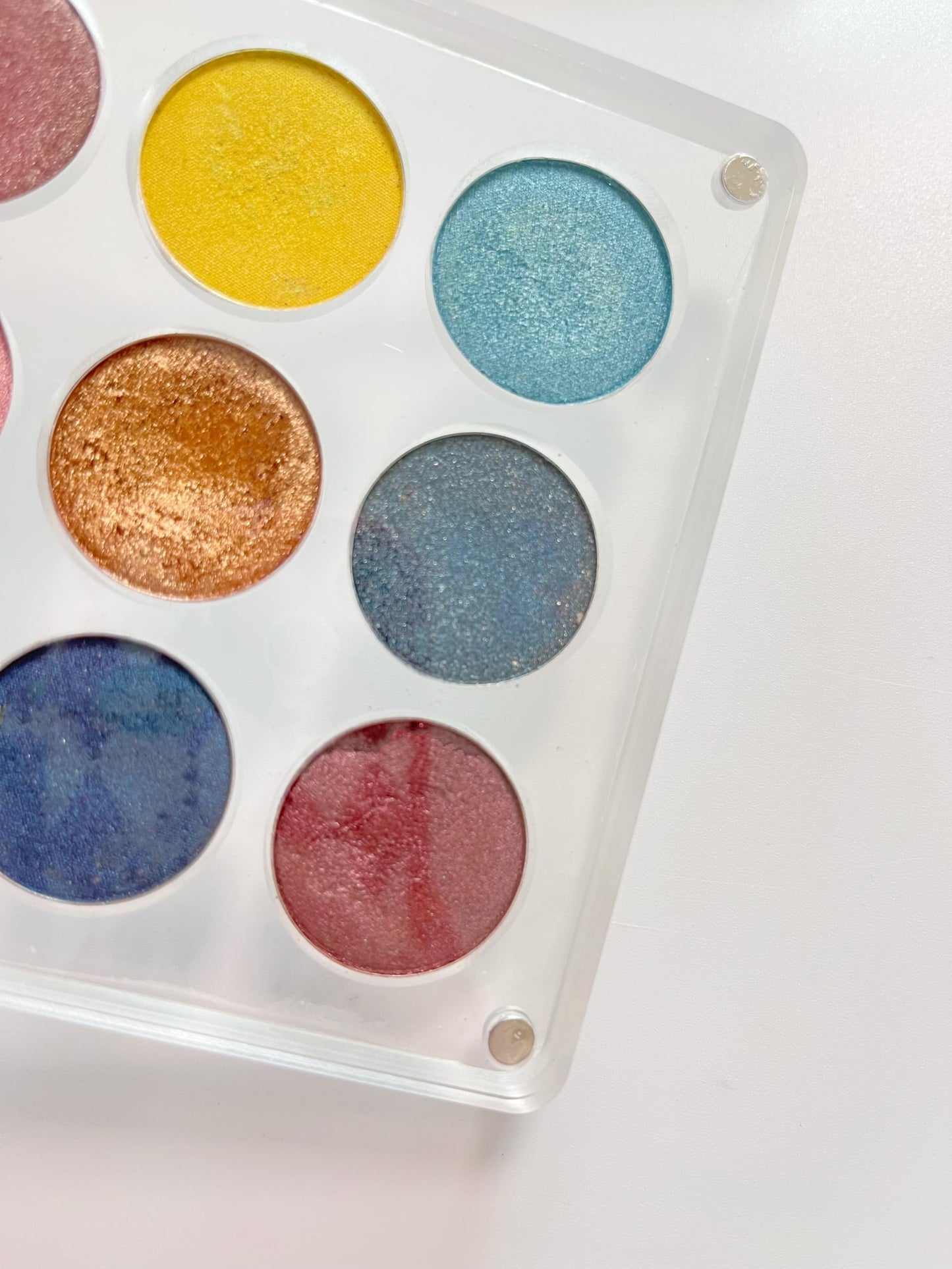 UDTIP New Empty Acrylic DIY Your Own Magnetic Eyeshadow Palette All Transparent Elegant Eye Shadow Makeup Palette Make-up mixing palettes sold empty 26mm*9 holes