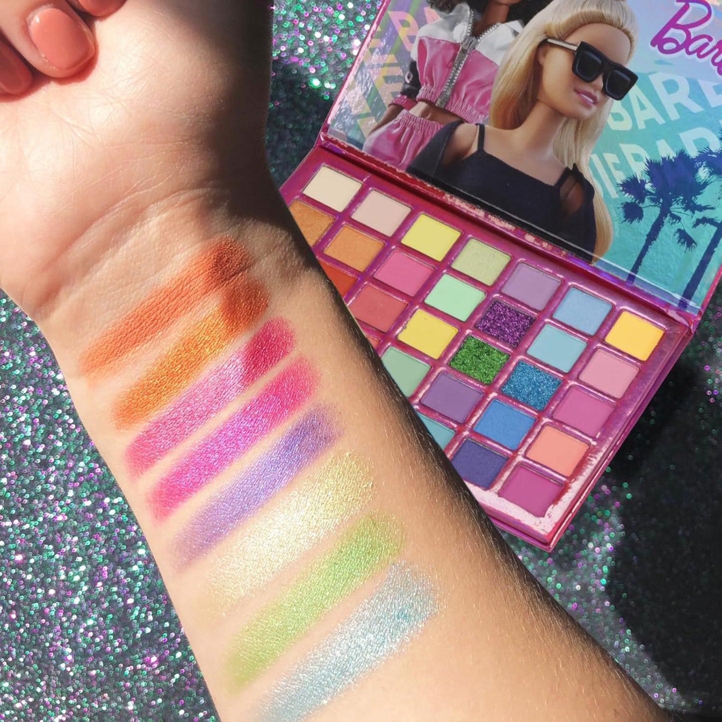 Barbie 35 Well Shadow Palette - Shimmery Pigmented Colors with 8 Blendable Brushes | Ages 8+